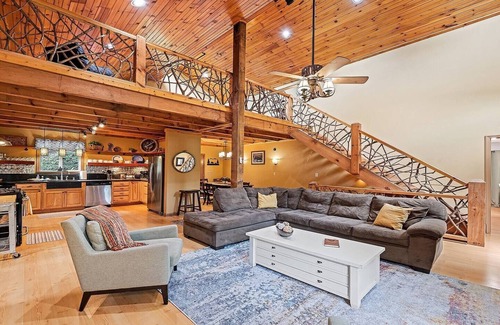 Mountain Springs House | Rustic Mountain Retreat-Spacious, Pet-Friendly