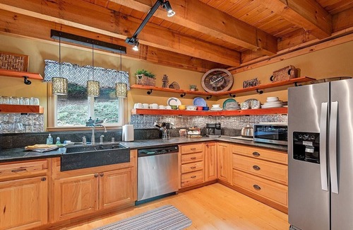 Mountain Springs House | Rustic Mountain Retreat-Spacious, Pet-Friendly