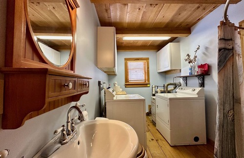 Bethel Cabin | Rustic Mountain View Cabin in Bethel, VT: A Tranquil Green Mountains Retreat