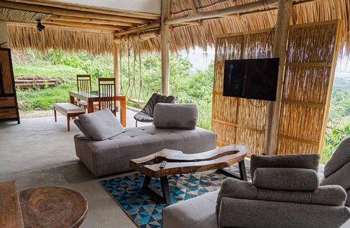 Mercedes Cabin | Rustic Ranch in the Paradise