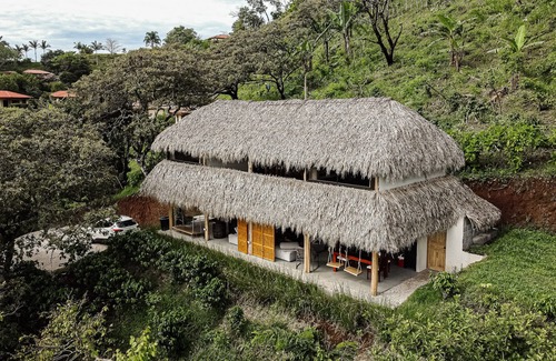 Mercedes Cabin | Rustic Ranch in the Paradise