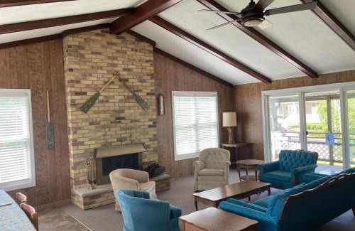 Port Franks House | Rustic Retreat