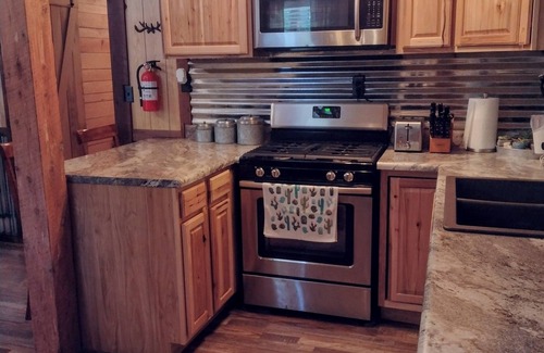 Annapolis Cabin | Rustic River Cabin Getaway