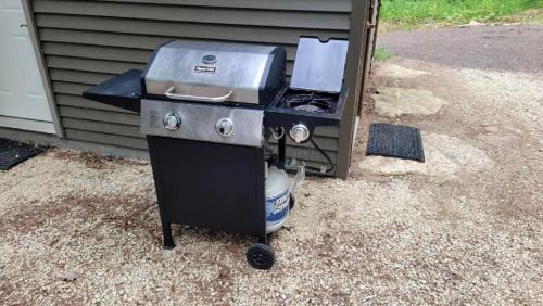 Elba House | Rustic Tree House with Woodland Valley Views in Elba, Minnesota