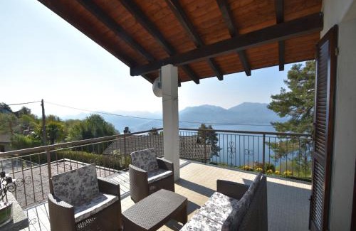 Trarego Viggiona House | Rustic Villa with Lake Views