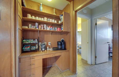 Llano House | Rustic & Western House on Lake - Swim & Fish!