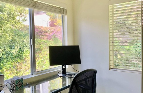 Palisades Highlands House | Ruth's Cozy Pali Highlands Home