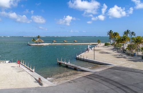 Cutthroat Harbor Estates House | RV lot! 5 night minimum! @ Venture Out!