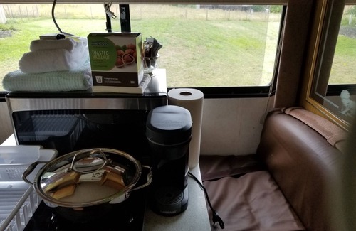 Sequim House | RV/Motor Home by LAVENDER FARM! Free HIGH SPEED BEST INTERNET=WORK from HOME W/D