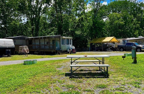 Aurora RV Rental | RV Site #45 Pull Through 50ftx32ft