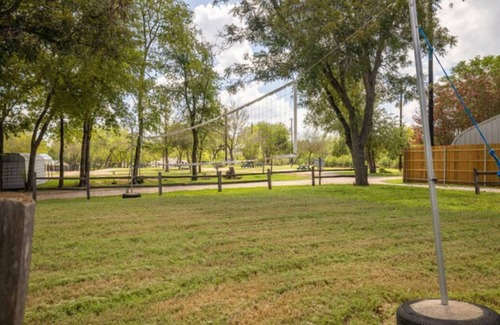 Buchanan Dam RV Rental | RV Site - Pull Through 30