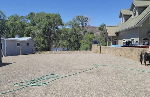 Sunland Estates RV Rental | RV spot on the River Unit A -minutes from Gorge concerts