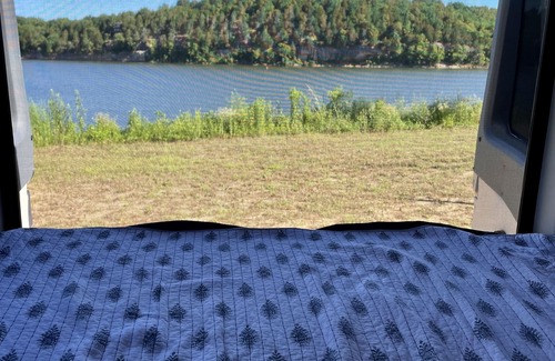 Flatwoods RV Rental | RV spots directly on Kentucky Lake in private gated community