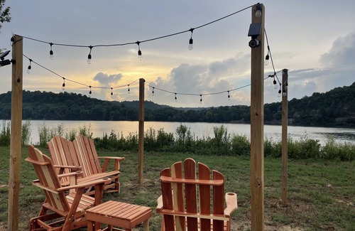 Flatwoods RV Rental | RV spots directly on Kentucky Lake in private gated community