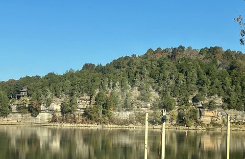 Flatwoods RV Rental | RV spots directly on Kentucky Lake in private gated community