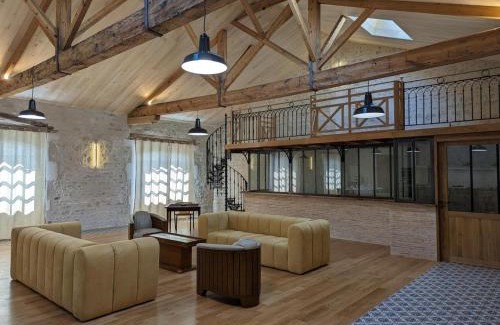 Gondeville Apartment | Séjour de luxe au cœur de Mainxe, avec truffe et cours de cuisine, idéal pour 4 couples - FR-1-653-235