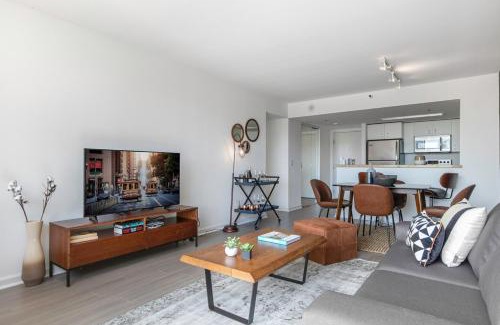 South Beach Apartment | S Beach 1BR w Gym Pool Sauna nr SF Bay SFO-136