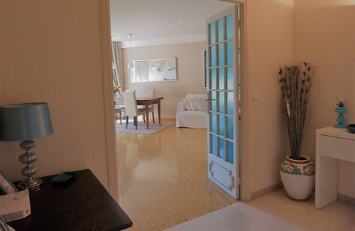 Saint-Jean-Cap-Ferrat Apartment | S.Jean Cap Ferrat Apartment garden/terrace Beach 2 min street front