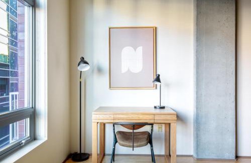 South Lake Union Apartment | S Lake Union 1BR w Gym Parking nr dining SEA-68