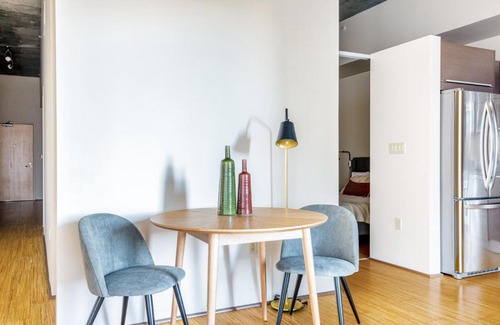 South Lake Union Apartment | S Lake Union 1BR w Gym Parking nr dining SEA-68