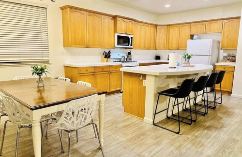 Reno House | S Reno/5Bedroom/3Bath/Sleeps18