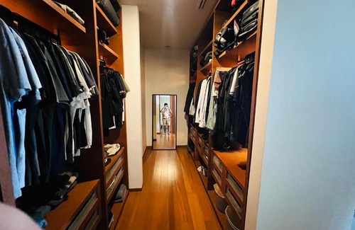 Don Hua Lo Apartment | s