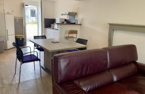 Imphy Apartment | S17 Parking Wifi 2 chambres, 4 personnes Réduc à la semaine ou mois