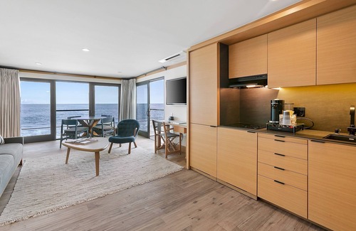 Eastern Malibu Apartment | SA Beach Suites #6 - The Perfect Sandy 2 Bed Suite on Carbon Beach