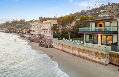Eastern Malibu Apartment | SA Beach Suites #6 - The Perfect Sandy 2 Bed Suite on Carbon Beach