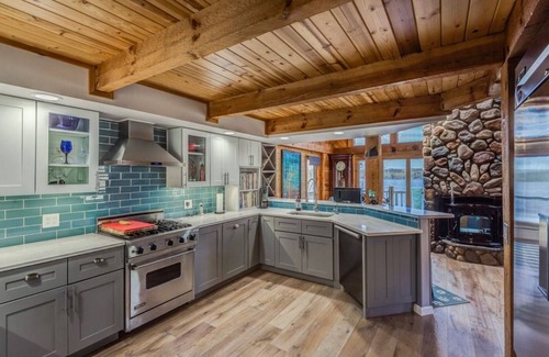 Northville Cabin | Sacandaga Lake Retreat With Hot Tub & Kayak