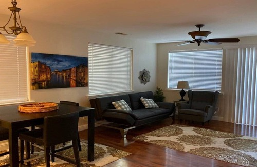 North Natomas House | Sacramento cozy retreat