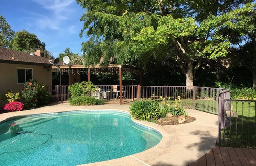 Sacramento House | Sacramento Suburban with Pool