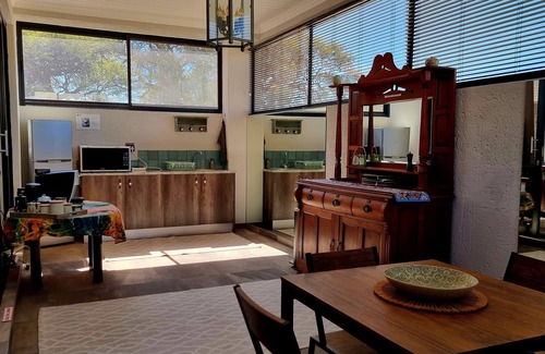 Windhoek Apartment | Safe, peaceful self-catering unit in Omeya Golf Estate.