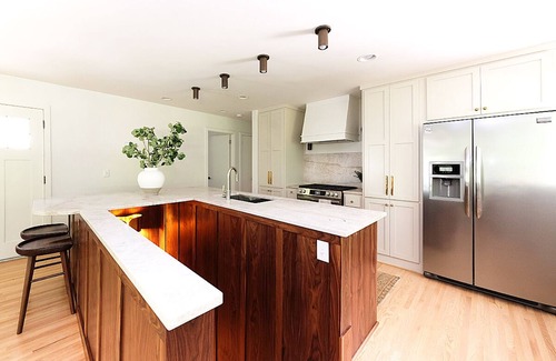 Minnetonka House | Safe, Spacious & Walkable! Family & Pet Friendly - Fully Stocked! Fenced Yard.