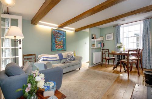Topsham House | Saffron Cottage