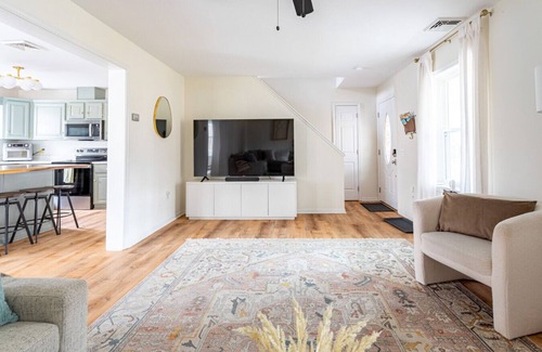 Mount Marion Apartment | Sage Retreat