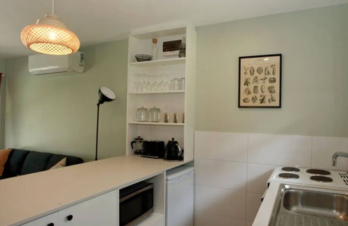 Anna Bay House | Sahara Trails 'Cabin 3' - WiFi, Air Conditioning, Horse Riding and much more !