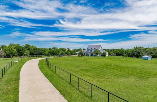 Gunter Other | Sahvana Ranch - Unwind, Splash & Party