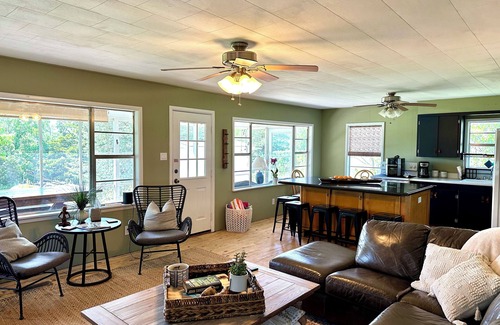 Cookson House | Sailfish Cottage Tenkiller Lake 1/4 mile to Snake Creek Marina