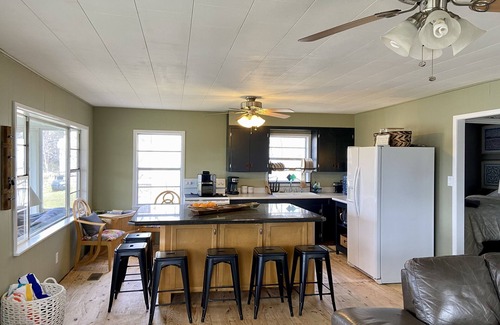 Cookson House | Sailfish Cottage Tenkiller Lake 1/4 mile to Snake Creek Marina
