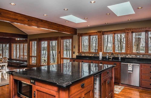 Blakeslee House | Sailor's Point | Pet Friendly, Lakefront, Community Pool!