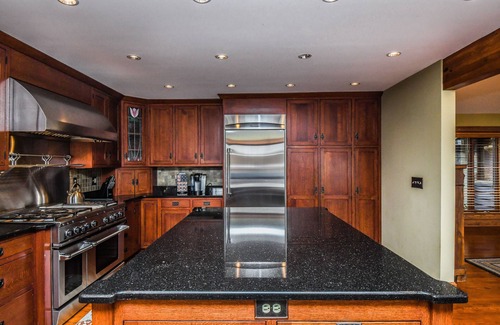 Blakeslee House | Sailor's Point | Pet Friendly, Lakefront, Community Pool!