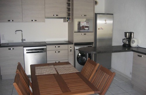 Lecci Villa | Saint Cyprien (air conditioned apartment with a pool)