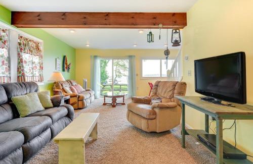 St. Helen House | Saint Helen Lake House with Private Beach and Fire Pit