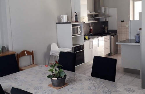 Parame Cottage | Saint-Malo Gîte 3-7 people, walking distance to the beach and shops, 3 bedrooms wifi parking