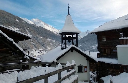 Saint-Jean Apartment | SaintJean/Grimentz: Apartment with balcony and view of the snow-covered 4000s