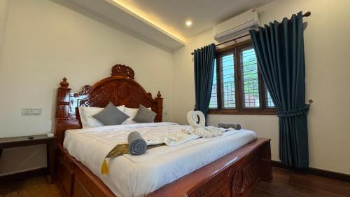 Downtown Siem Reap Apartment | Sala Khmer - Traditional Wooden House & Garden
