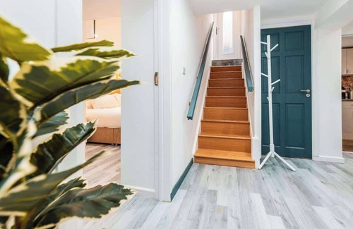 Trafford Apartment | Sale 2-Bedroom Apt, Sleeps 5 with Free Parking
