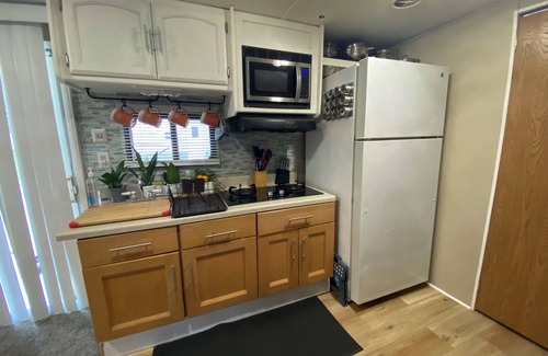 Candler House | SalemOasis Glamping RVnear Silver Spring State Park