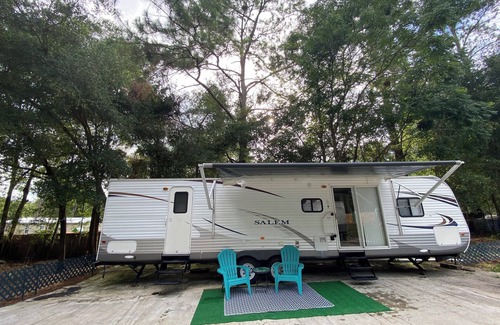 Candler House | SalemOasis Glamping RVnear Silver Spring State Park